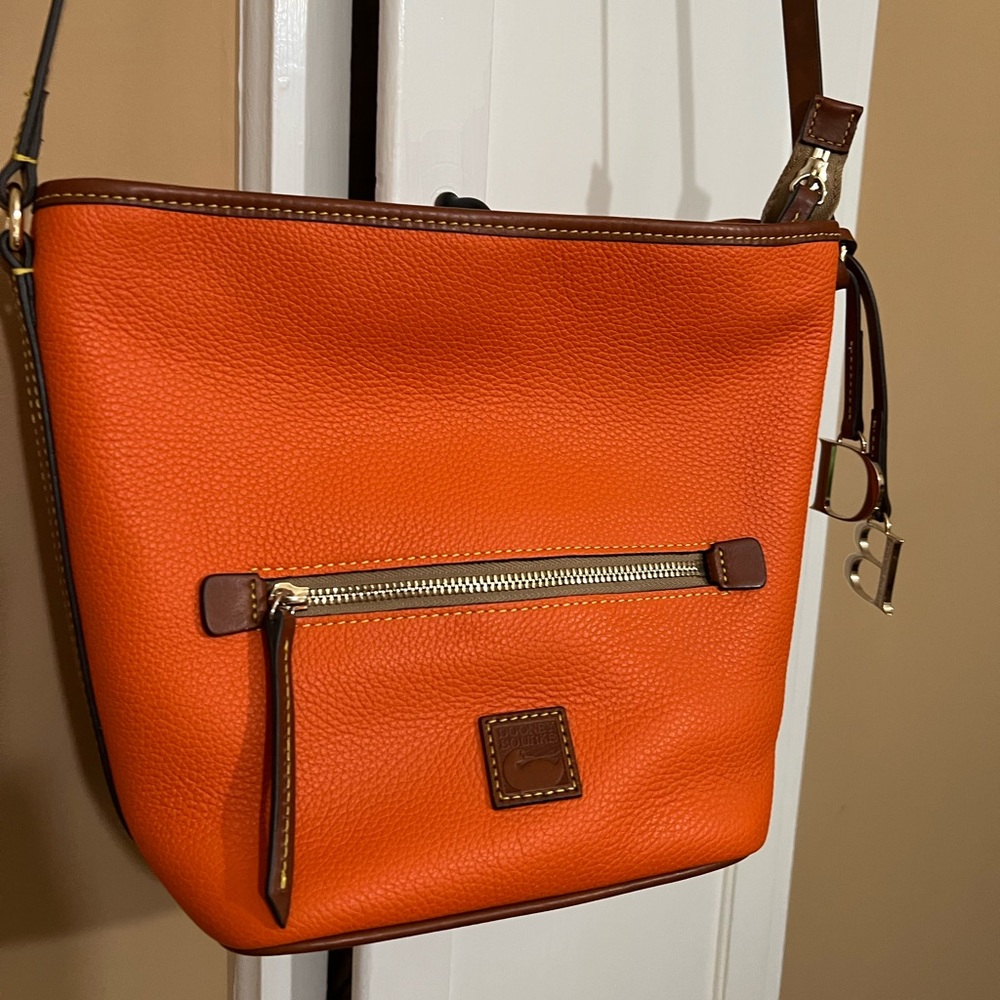 Dooney & Bourke Zip Sac in Clementine Pebble Leather Crossbody Bag